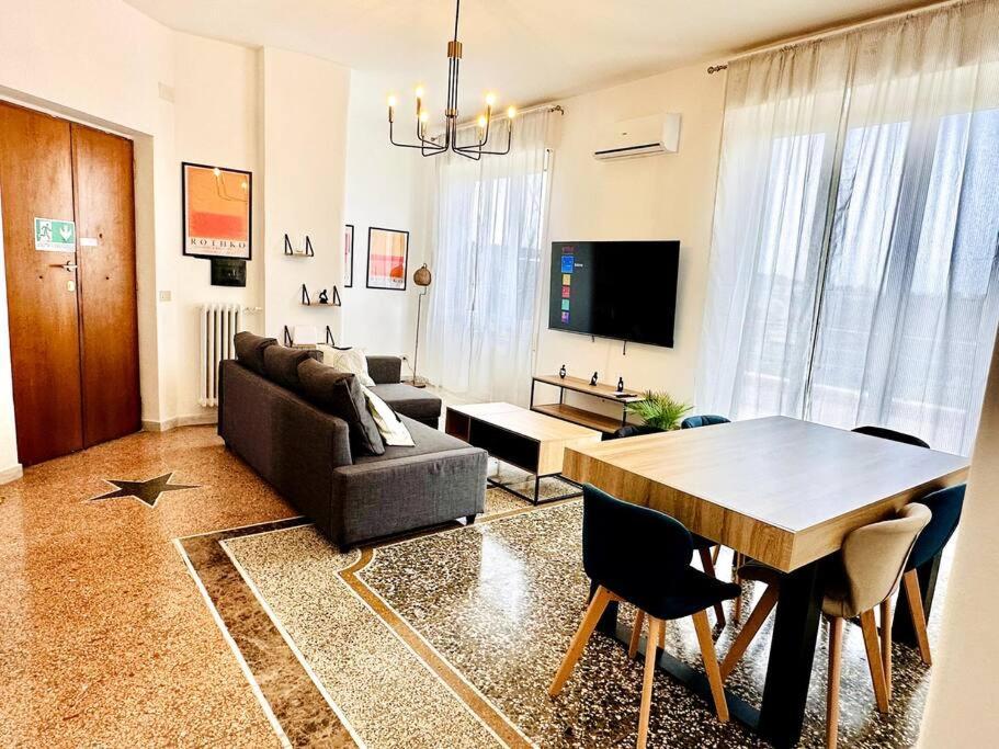 Apartament Attico Lussuoso Roma Centro Zewnętrze zdjęcie