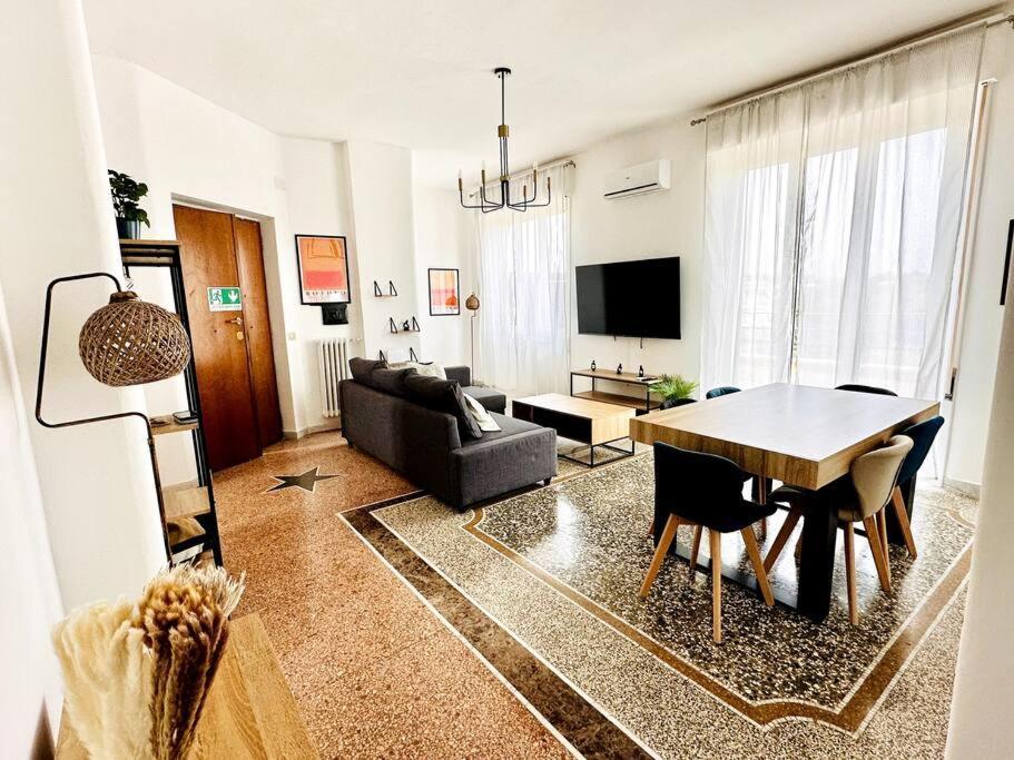 Apartament Attico Lussuoso Roma Centro Zewnętrze zdjęcie